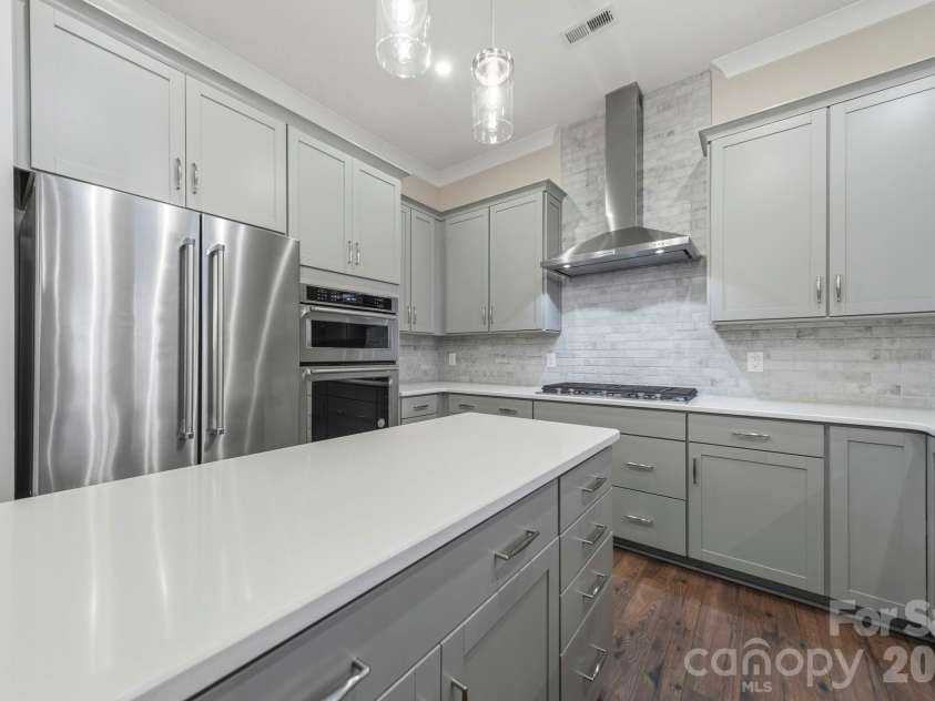15009 Clear Sky Lane, Charlotte, NC 28277.  MLS# CAR4352286, YatesRealty ID 3916. Kitchen
