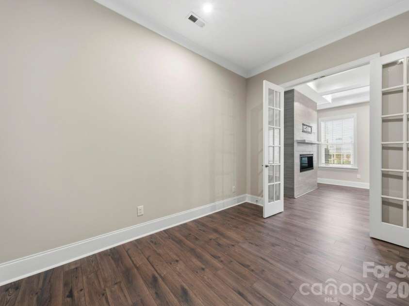 15009 Clear Sky Lane, Charlotte, NC 28277.  MLS# CAR4352286, YatesRealty ID 3916. Library/Office 