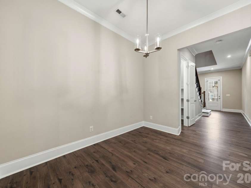 15009 Clear Sky Lane, Charlotte, NC 28277.  MLS# CAR4352286, YatesRealty ID 3916. Nook, Breakfast 