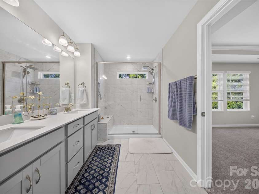 14938 Tamarack Drive, Charlotte, NC 28278.  MLS# CAR4404139, YatesRealty ID 39160. En-Suite