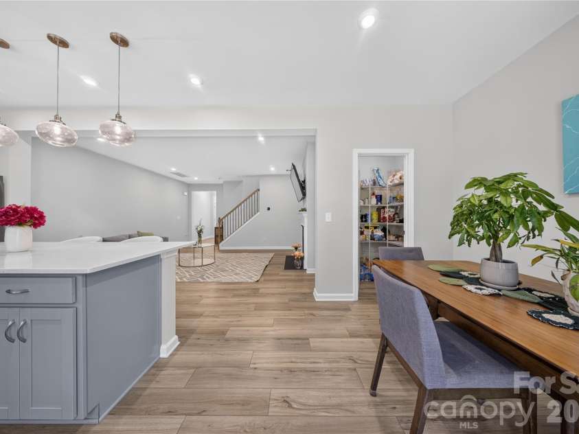 14938 Tamarack Drive, Charlotte, NC 28278.  MLS# CAR4404139, YatesRealty ID 39160. Kitchen and breakfast area