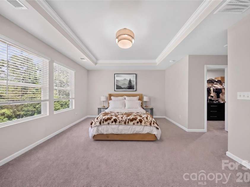 14938 Tamarack Drive, Charlotte, NC 28278.  MLS# CAR4404139, YatesRealty ID 39160. Primary Bedroom
