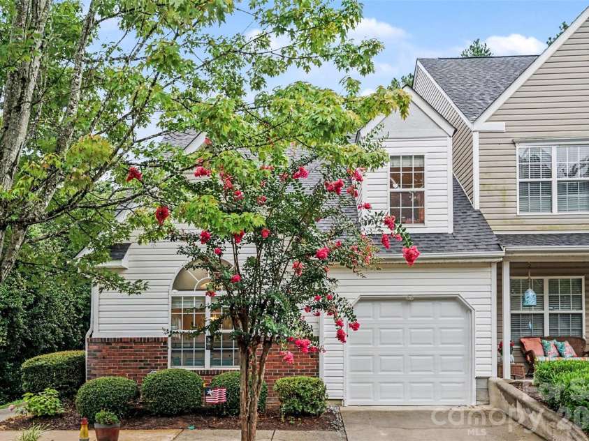 927 Sparrows Nest Lane, Pineville, NC 28134.  MLS# CAR4403232, YatesRealty ID 39161. 