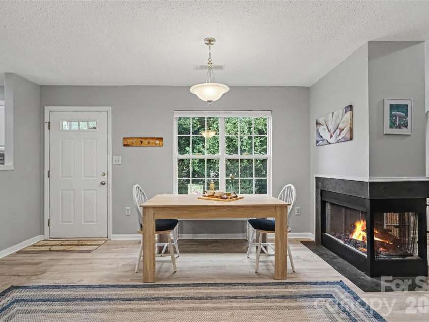 927 Sparrows Nest Lane, Pineville, NC 28134.  MLS# CAR4403232, YatesRealty ID 39161. 