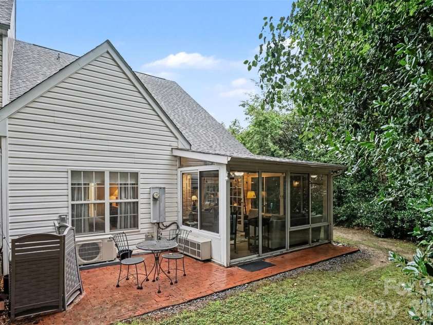 927 Sparrows Nest Lane, Pineville, NC 28134.  MLS# CAR4403232, YatesRealty ID 39161. 