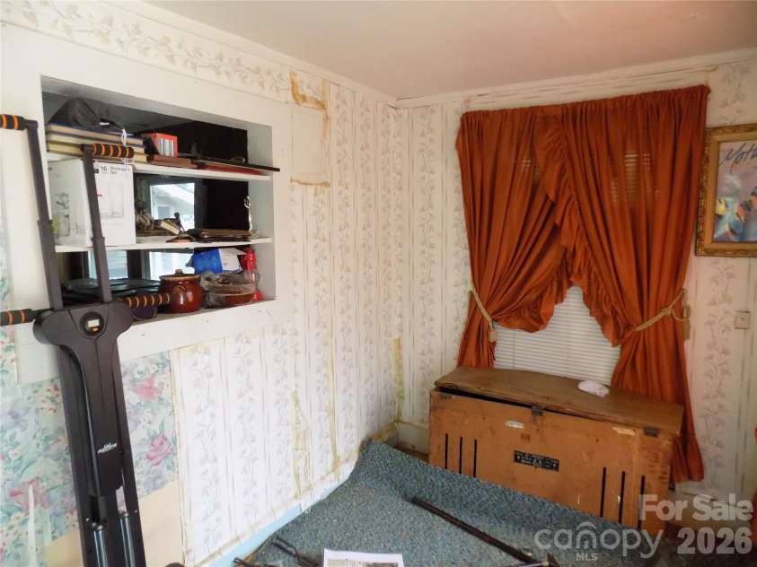604 Harrison Avenue, Gastonia, NC 28052.  MLS# CAR4406432, YatesRealty ID 39163. BEDROOM