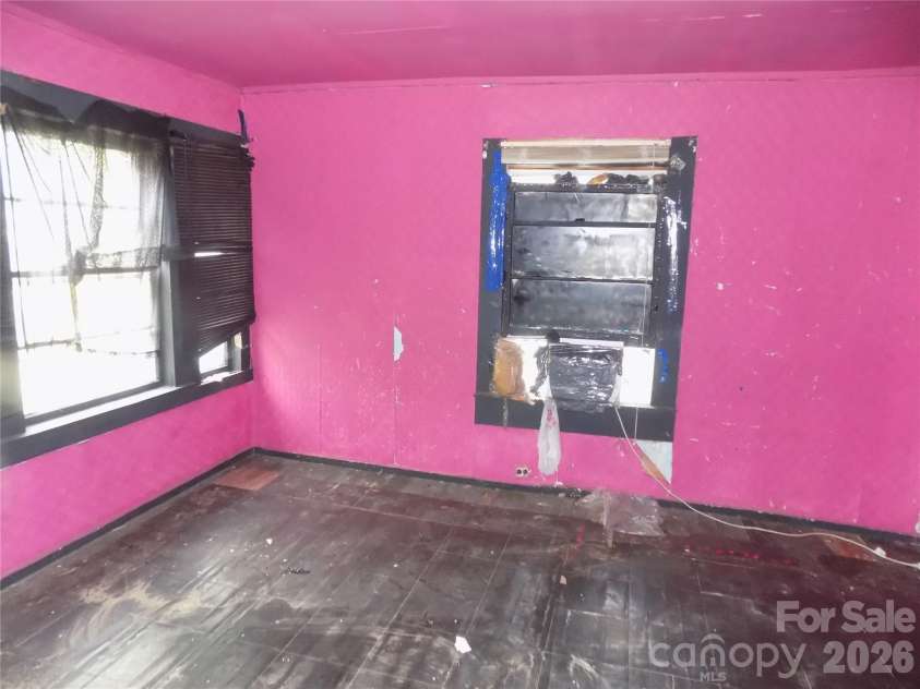 604 Harrison Avenue, Gastonia, NC 28052.  MLS# CAR4406432, YatesRealty ID 39163. BEDROOM