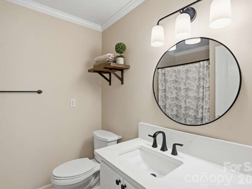 107 Wendover Drive, Lincolnton, NC 28092.  MLS# CAR4404860, YatesRealty ID 39165. 