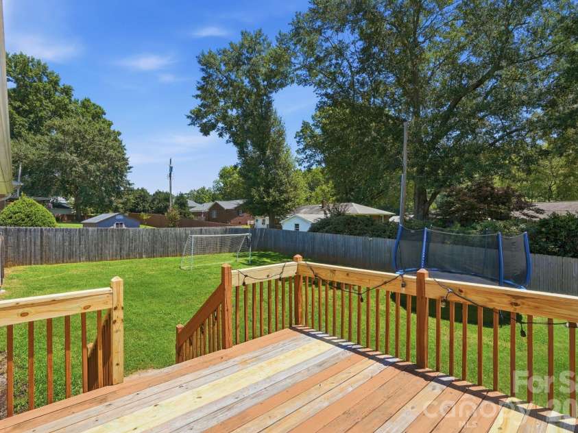 107 Wendover Drive, Lincolnton, NC 28092.  MLS# CAR4404860, YatesRealty ID 39165. 