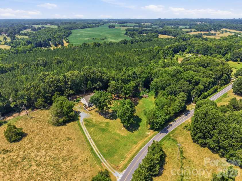 6222 Nesbit Road, Waxhaw, NC 28173.  MLS# CAR4404244, YatesRealty ID 39166. 