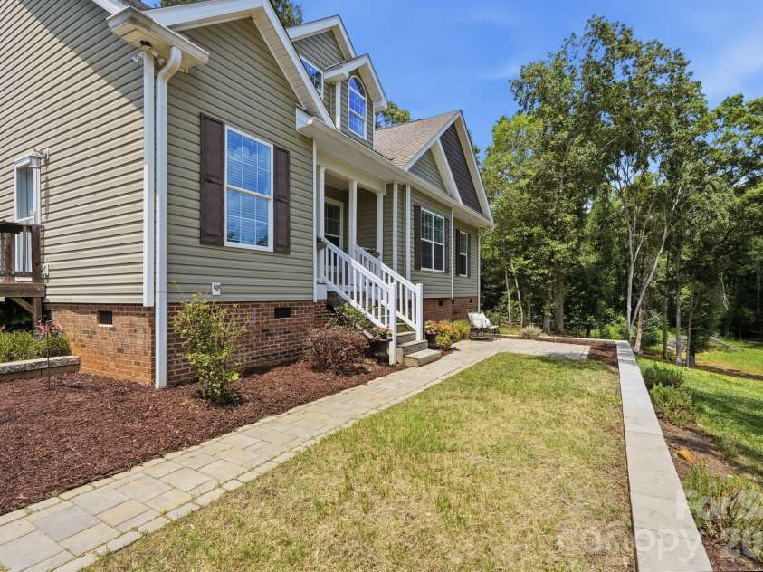 6222 Nesbit Road, Waxhaw, NC 28173.  MLS# CAR4404244, YatesRealty ID 39166. 