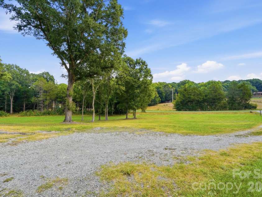 6222 Nesbit Road, Waxhaw, NC 28173.  MLS# CAR4404244, YatesRealty ID 39166. 