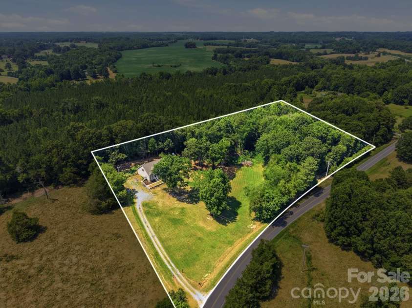 6222 Nesbit Road, Waxhaw, NC 28173.  MLS# CAR4404244, YatesRealty ID 39166. 