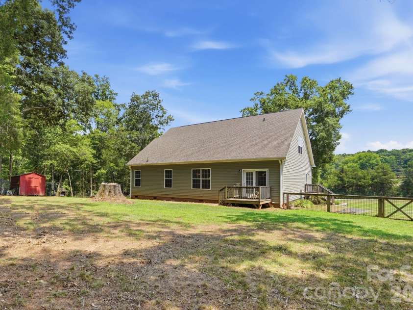 6222 Nesbit Road, Waxhaw, NC 28173.  MLS# CAR4404244, YatesRealty ID 39166. 