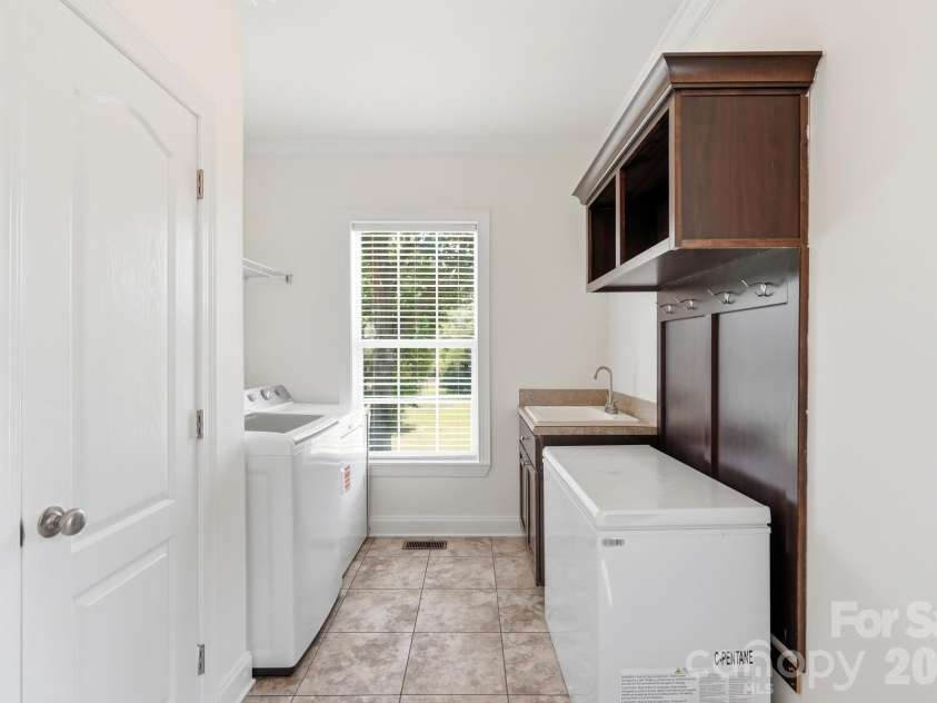 6222 Nesbit Road, Waxhaw, NC 28173.  MLS# CAR4404244, YatesRealty ID 39166. Mud Room/Laundry