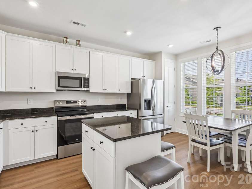 8410 Profit Lane, Charlotte, NC 28215.  MLS# CAR4399174, YatesRealty ID 39167. 