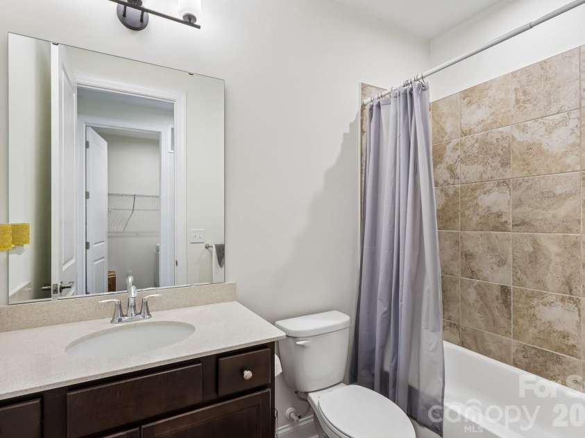 8410 Profit Lane, Charlotte, NC 28215.  MLS# CAR4399174, YatesRealty ID 39167. 