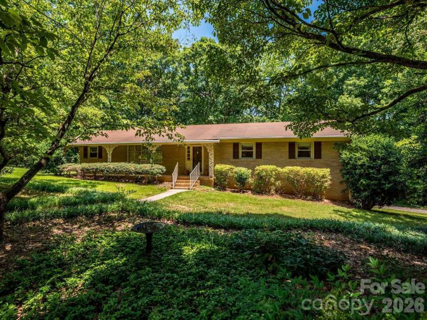 3712 Brookwood Road, Charlotte, NC 28215.  MLS# CAR4403688, YatesRealty ID 39168. 
