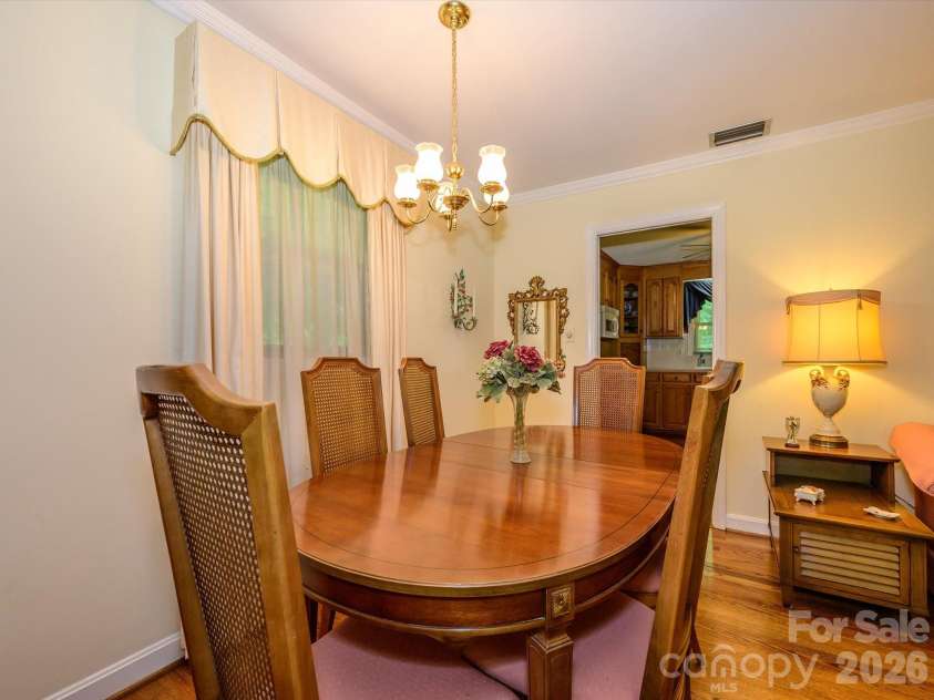 3712 Brookwood Road, Charlotte, NC 28215.  MLS# CAR4403688, YatesRealty ID 39168. 