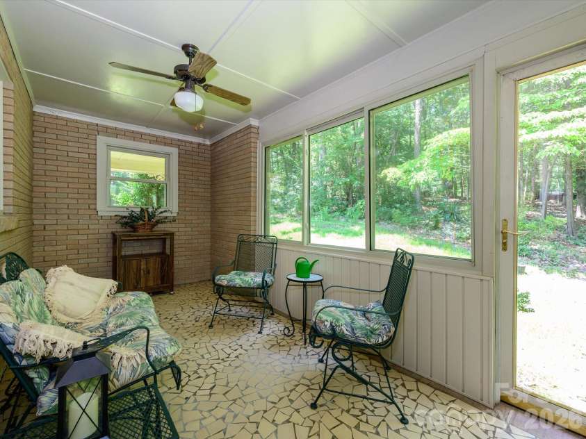3712 Brookwood Road, Charlotte, NC 28215.  MLS# CAR4403688, YatesRealty ID 39168. 