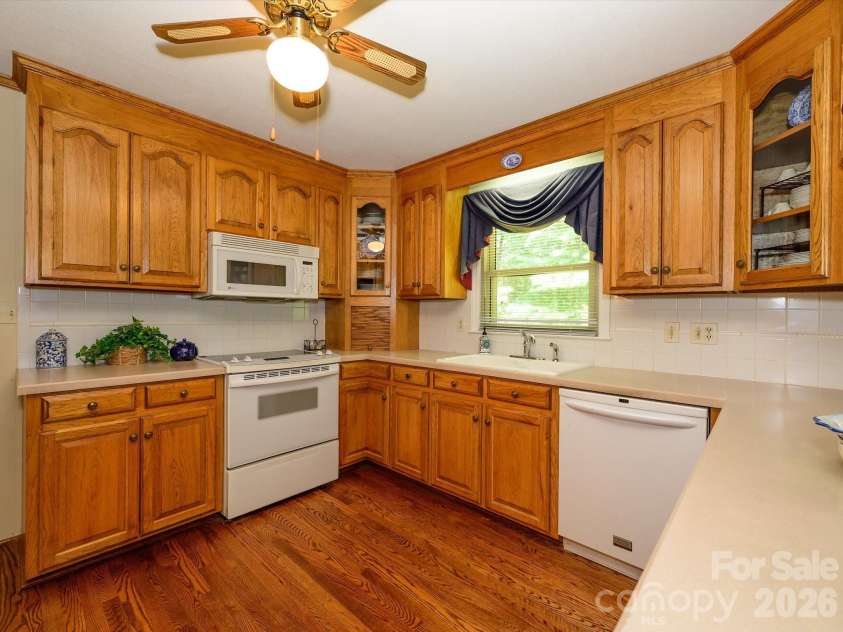3712 Brookwood Road, Charlotte, NC 28215.  MLS# CAR4403688, YatesRealty ID 39168. 