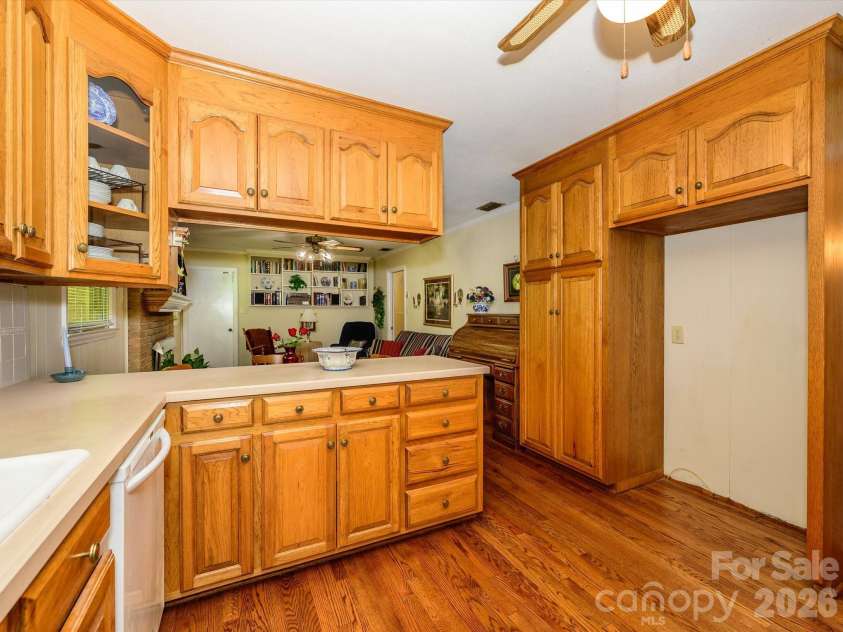 3712 Brookwood Road, Charlotte, NC 28215.  MLS# CAR4403688, YatesRealty ID 39168. 