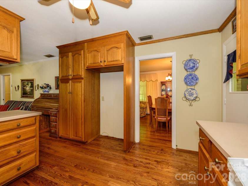 3712 Brookwood Road, Charlotte, NC 28215.  MLS# CAR4403688, YatesRealty ID 39168. 