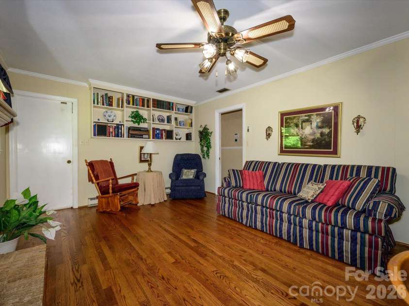 3712 Brookwood Road, Charlotte, NC 28215.  MLS# CAR4403688, YatesRealty ID 39168. 