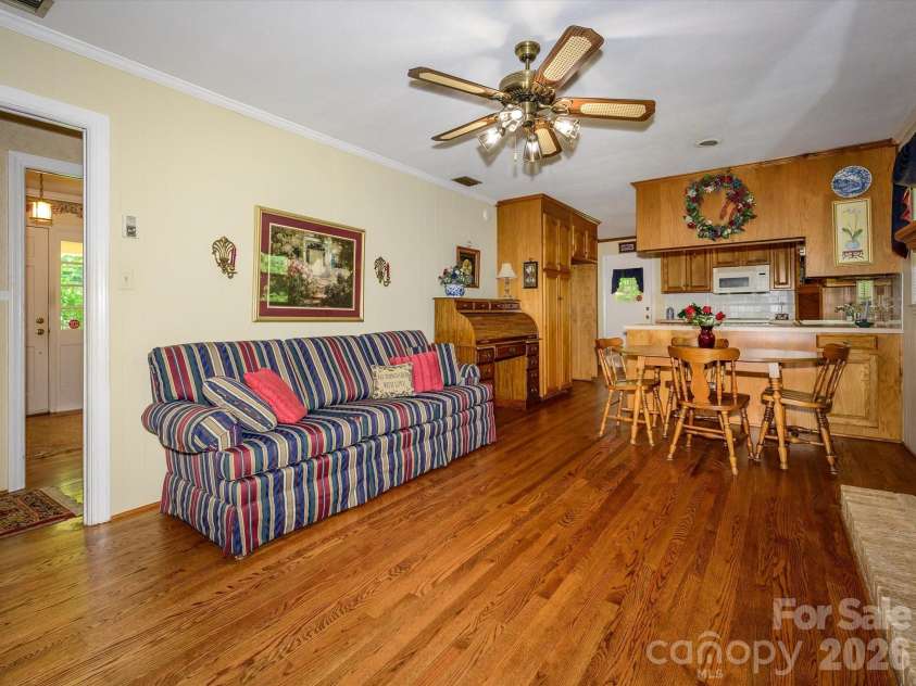 3712 Brookwood Road, Charlotte, NC 28215.  MLS# CAR4403688, YatesRealty ID 39168. 