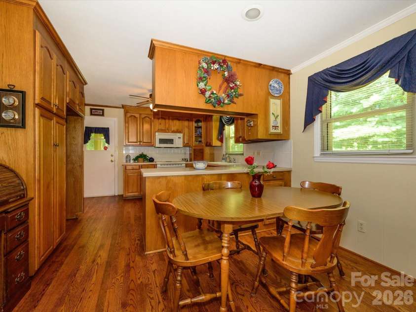 3712 Brookwood Road, Charlotte, NC 28215.  MLS# CAR4403688, YatesRealty ID 39168. 
