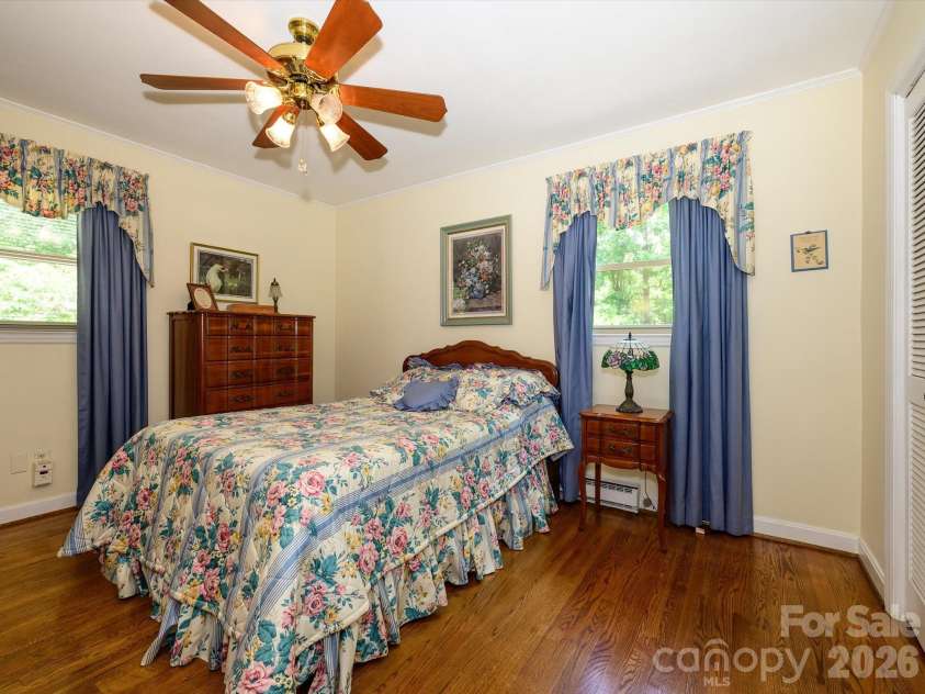 3712 Brookwood Road, Charlotte, NC 28215.  MLS# CAR4403688, YatesRealty ID 39168. 