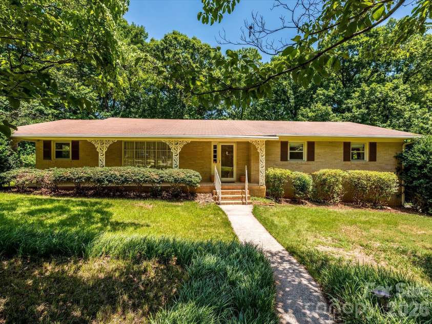 3712 Brookwood Road, Charlotte, NC 28215.  MLS# CAR4403688, YatesRealty ID 39168. 