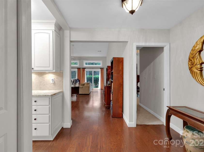 36 Old Post Road, Lake Wylie, SC 29710.  MLS# CAR4307566, YatesRealty ID 39169. Foyer