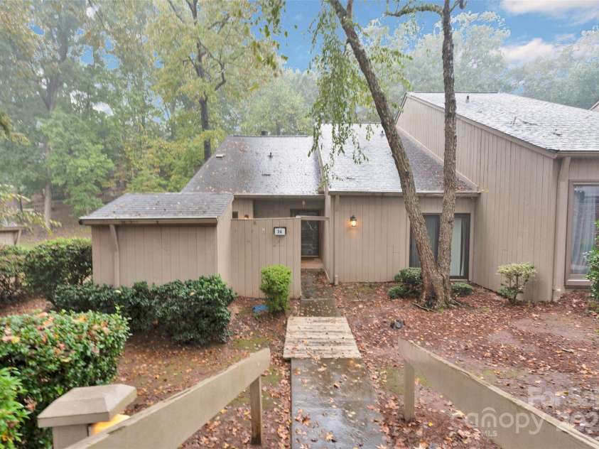 36 Old Post Road, Lake Wylie, SC 29710.  MLS# CAR4307566, YatesRealty ID 39169. Welcome Home!