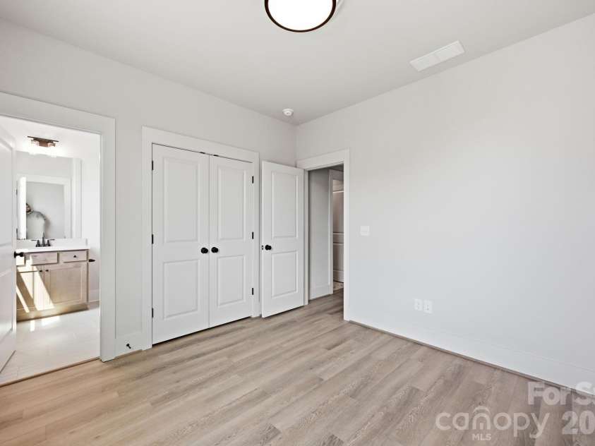 437 Delburg Mill Alley, Davidson, NC 28036.  MLS# CAR4334853, YatesRealty ID 39169. 