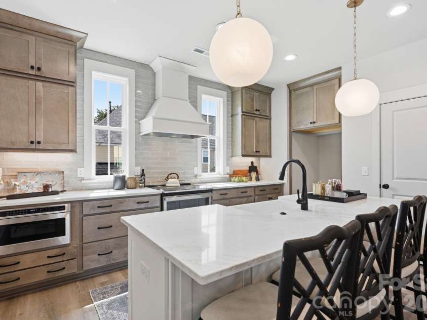 437 Delburg Mill Alley, Davidson, NC 28036.  MLS# CAR4334853, YatesRealty ID 39169. 