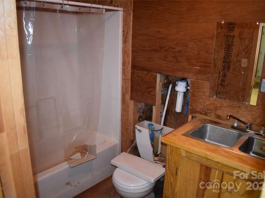 50 Firefly Springs Lane, Candler, NC 28715.  MLS# CAR4287482, YatesRealty ID 3917. 
