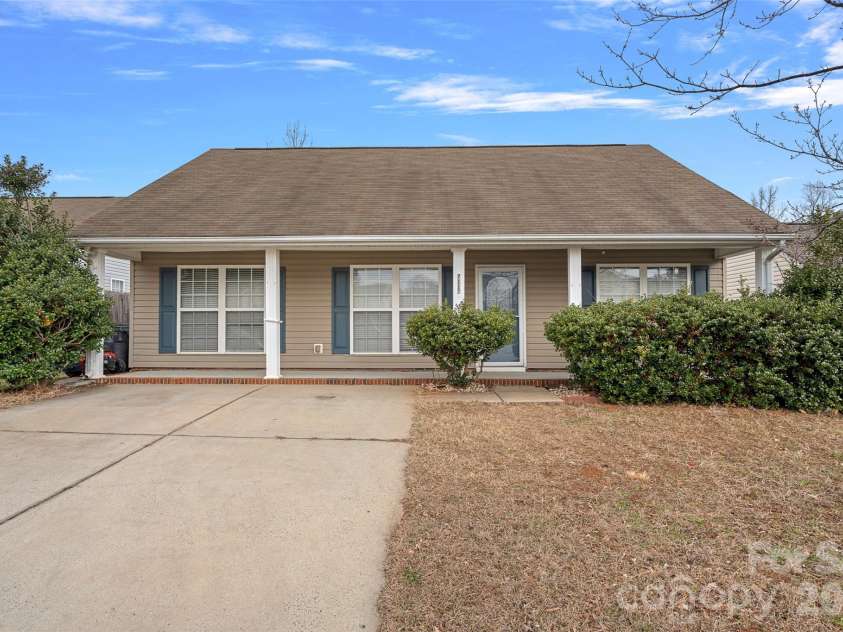 7117 Angela Marie Court, Charlotte, NC 28215.  MLS# CAR4302543, YatesRealty ID 3917. 