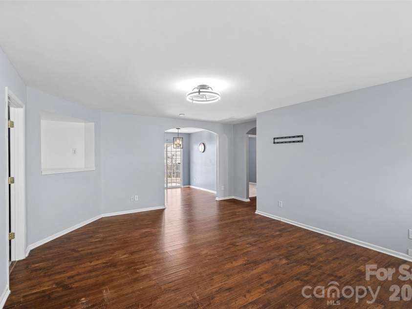 7117 Angela Marie Court, Charlotte, NC 28215.  MLS# CAR4302543, YatesRealty ID 3917. 