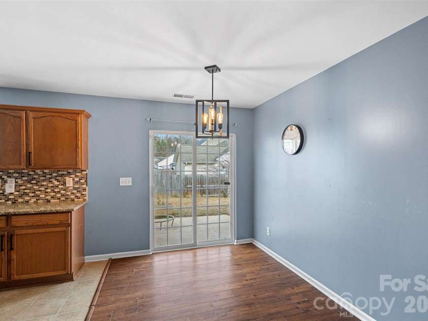 7117 Angela Marie Court, Charlotte, NC 28215.  MLS# CAR4302543, YatesRealty ID 3917. 