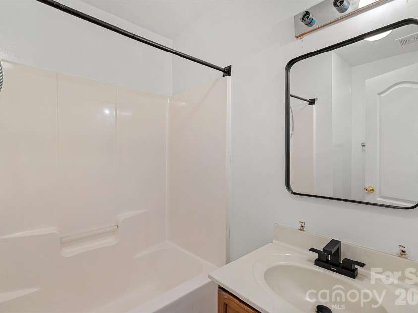 7117 Angela Marie Court, Charlotte, NC 28215.  MLS# CAR4302543, YatesRealty ID 3917. 