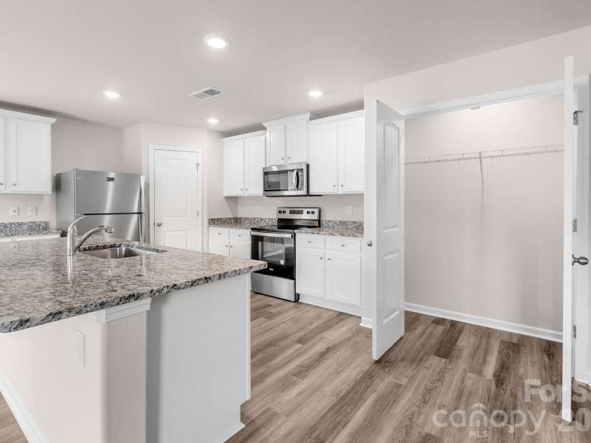 600 Lamorak Place, Richburg, SC 29729.  MLS# CAR4395625, YatesRealty ID 39174. 