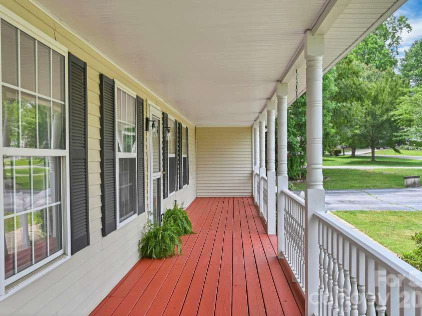 51 Jericho Ridge Road, Fletcher, NC 28732.  MLS# CAR4397516, YatesRealty ID 39177. 