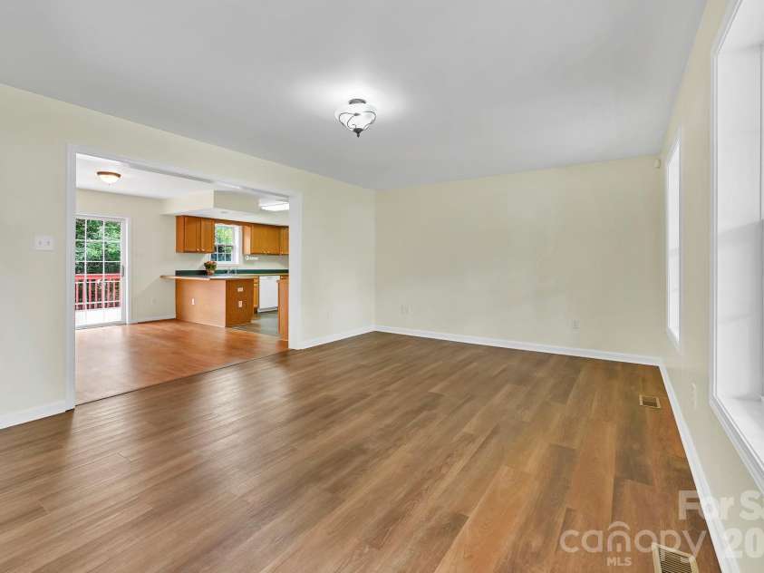 51 Jericho Ridge Road, Fletcher, NC 28732.  MLS# CAR4397516, YatesRealty ID 39177. 