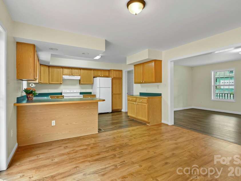 51 Jericho Ridge Road, Fletcher, NC 28732.  MLS# CAR4397516, YatesRealty ID 39177. 