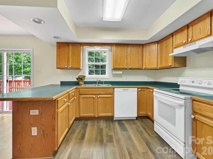 51 Jericho Ridge Road, Fletcher, NC 28732.  MLS# CAR4397516, YatesRealty ID 39177. 