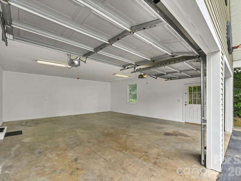 51 Jericho Ridge Road, Fletcher, NC 28732.  MLS# CAR4397516, YatesRealty ID 39177. 