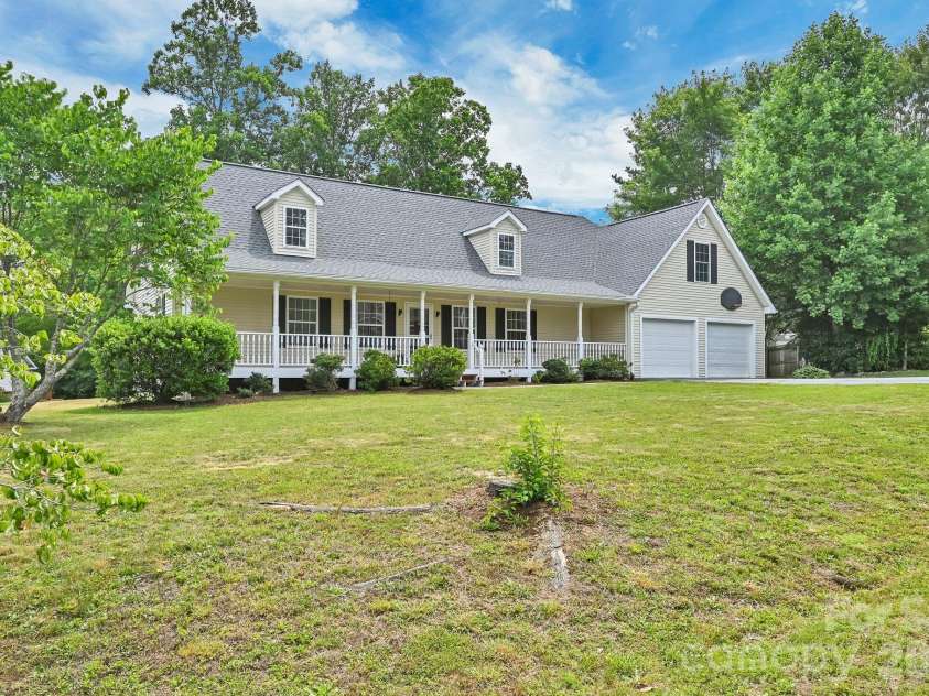 51 Jericho Ridge Road, Fletcher, NC 28732.  MLS# CAR4397516, YatesRealty ID 39177. 