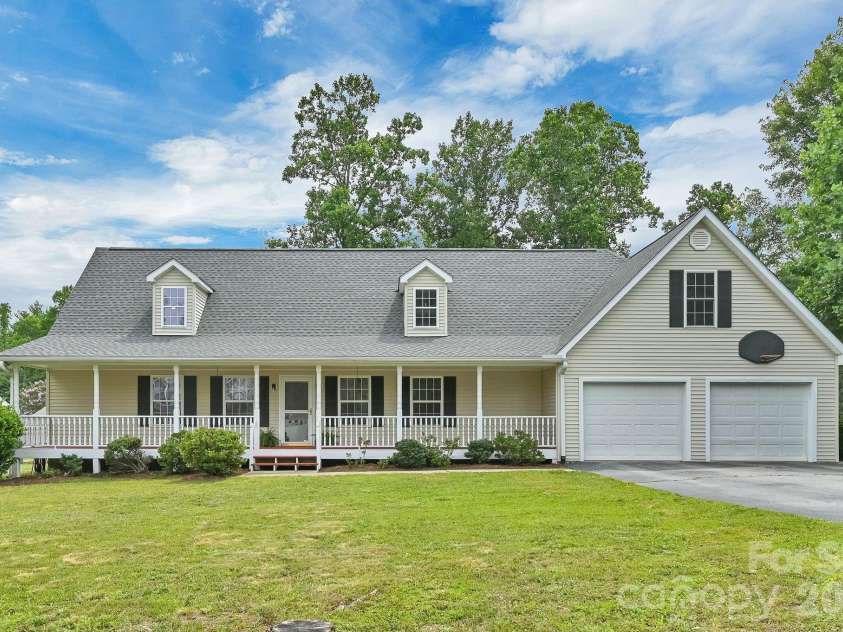 51 Jericho Ridge Road, Fletcher, NC 28732.  MLS# CAR4397516, YatesRealty ID 39177. 