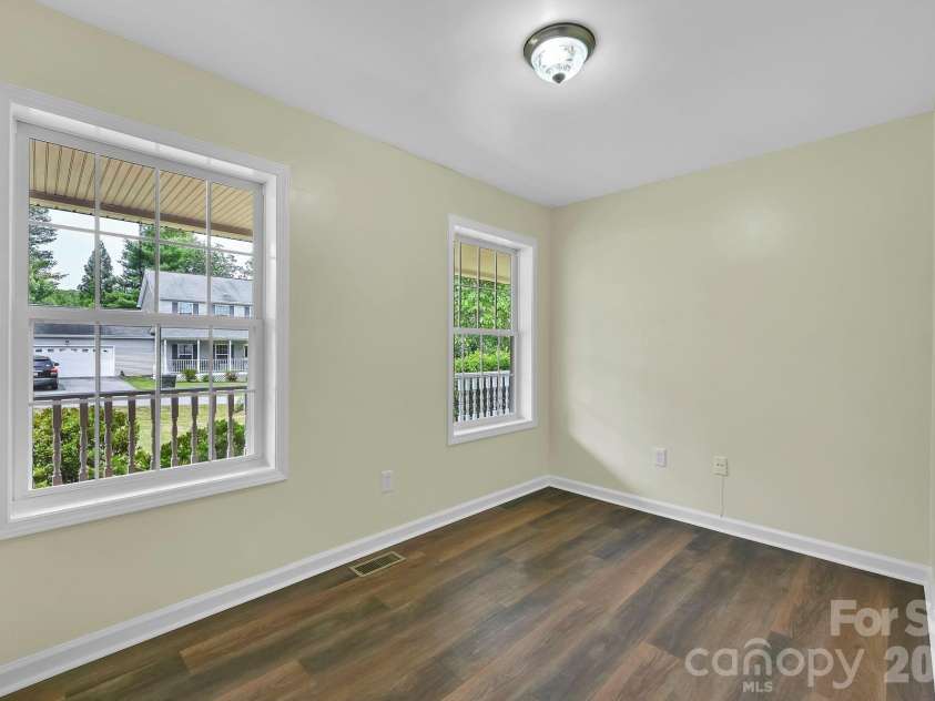 51 Jericho Ridge Road, Fletcher, NC 28732.  MLS# CAR4397516, YatesRealty ID 39177. Bonus Room/Office?